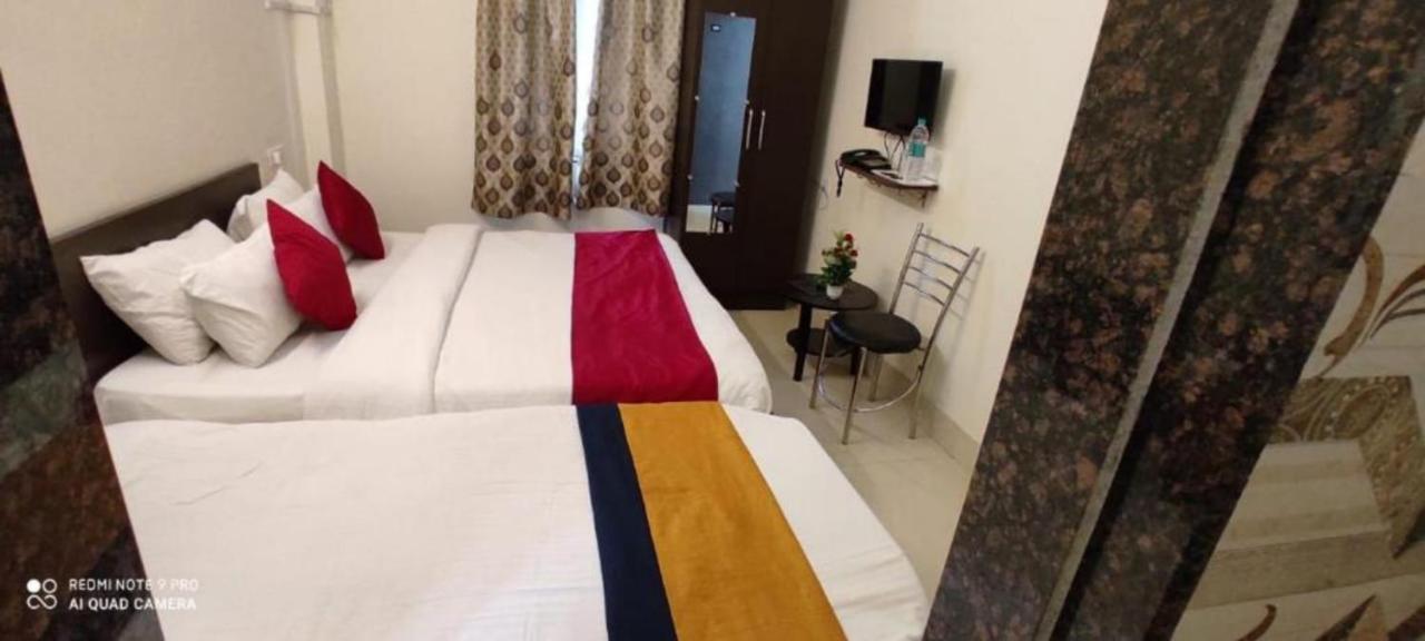 Oyo 16708 Sada Shiv Guest House Varanasi Ngoại thất bức ảnh