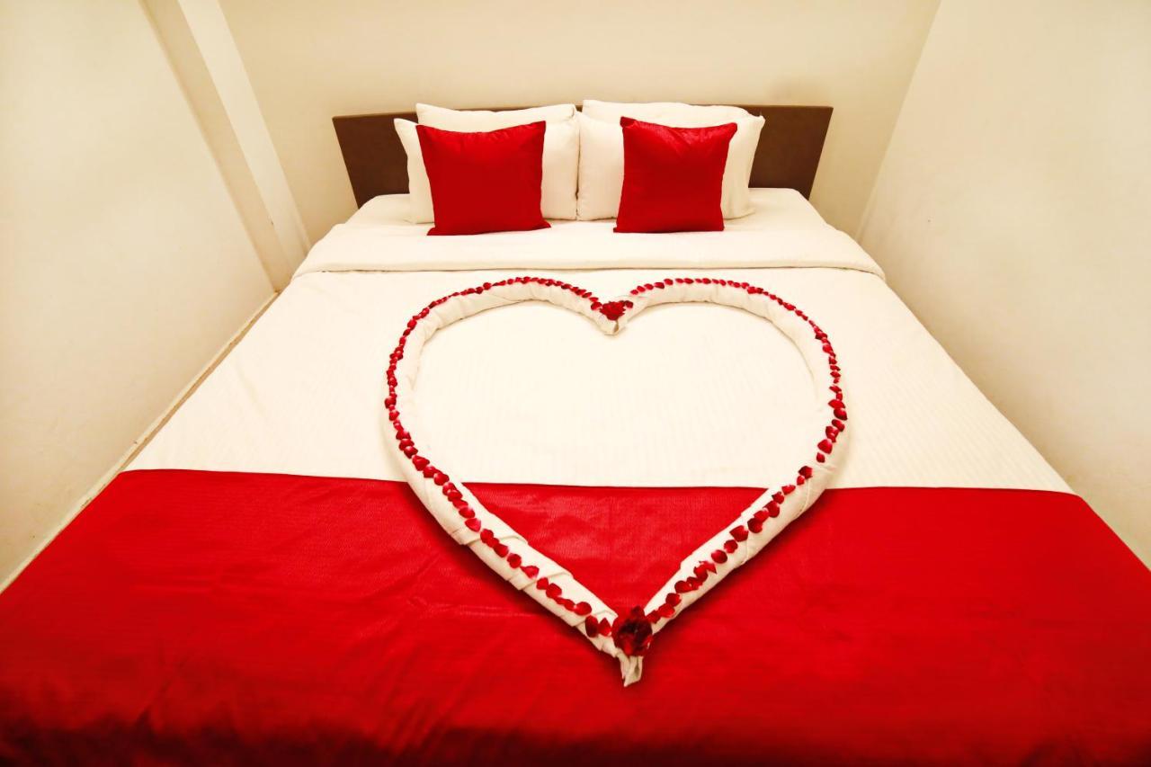 Oyo 16708 Sada Shiv Guest House Varanasi Ngoại thất bức ảnh
